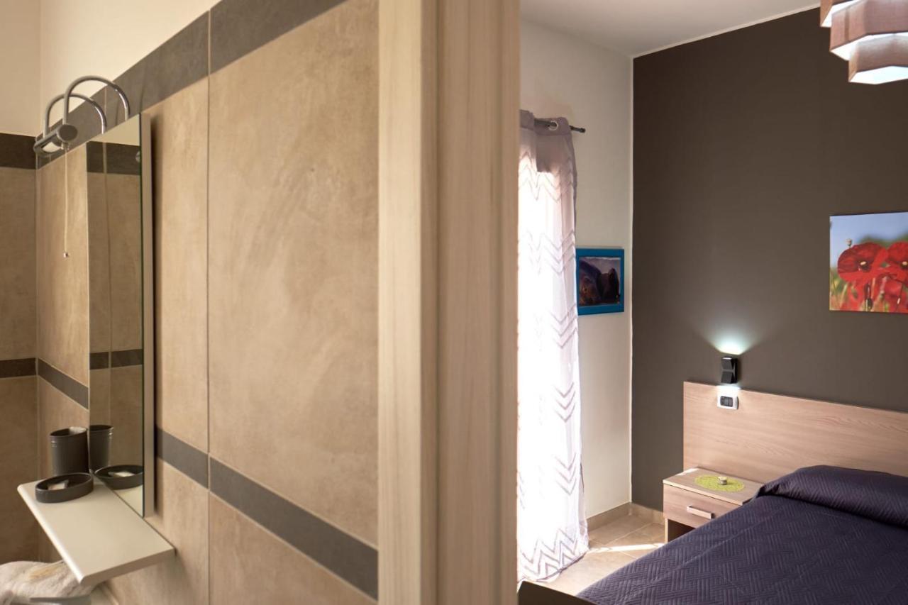 Bouganville House - Casa Vacanze Triparni Exteriör bild